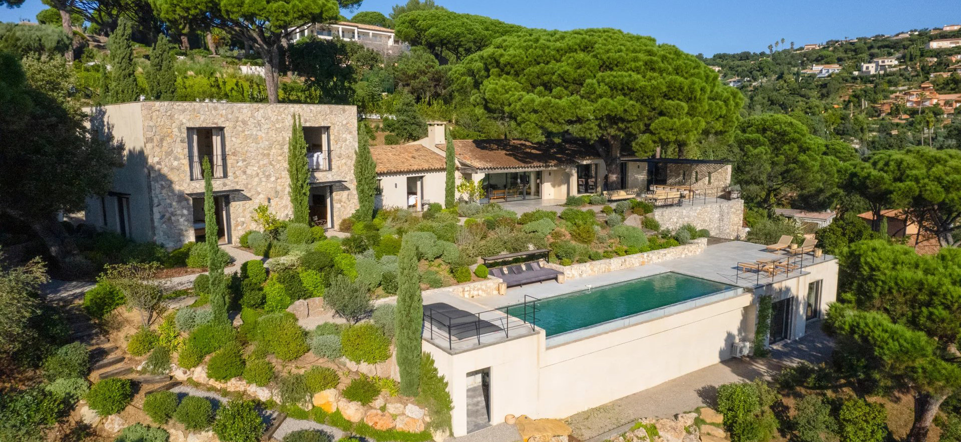 Découvrir cette propriété: Sainte-Maxime - France - Maison, 9 pi&egrave;ces, 6 chambres - Slideshow Picture 2